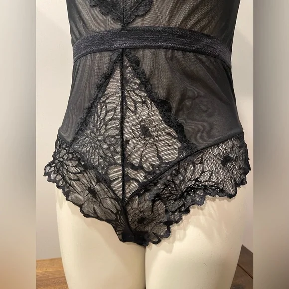 Daisy Fuentes XL lace cheeky bodysuit underwire push-up snap crotch sheer - Picture 2 of 8
